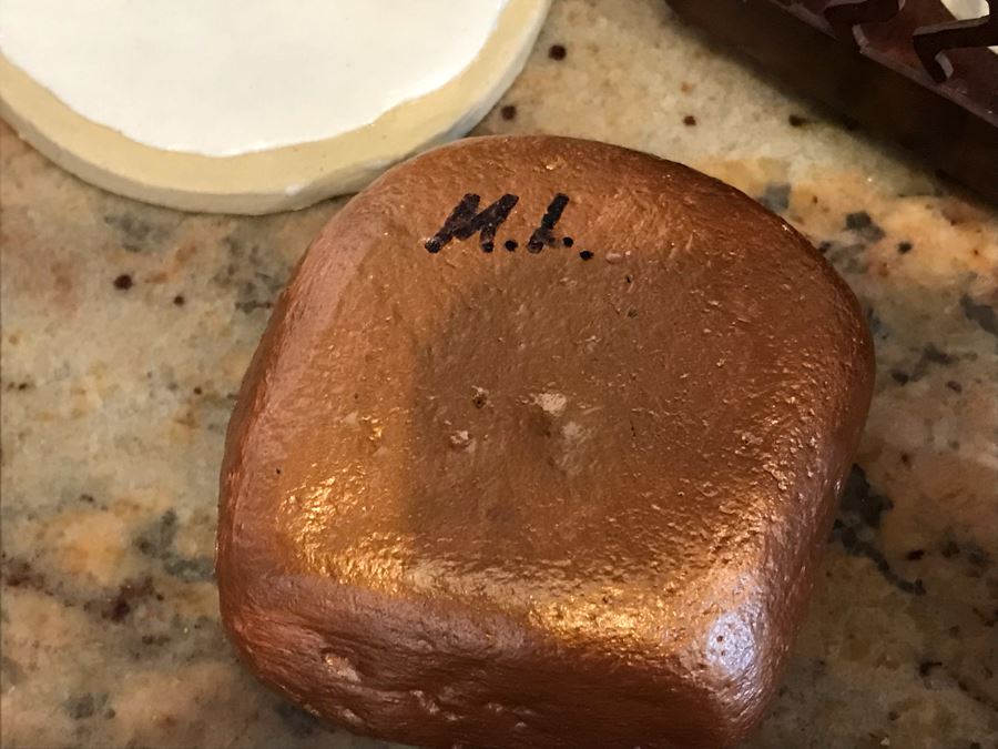 (6) Home Decor Lot Including Handmade Eskimo Figurine From Canada And Rocks And Figures Depicting Native American Fertility Deity Kokopelli - See Photos [Photo 8]