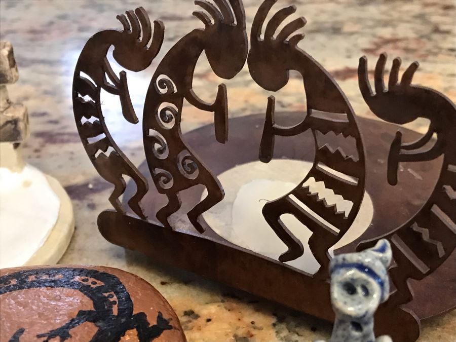 (6) Home Decor Lot Including Handmade Eskimo Figurine From Canada And Rocks And Figures Depicting Native American Fertility Deity Kokopelli - See Photos [Photo 6]
