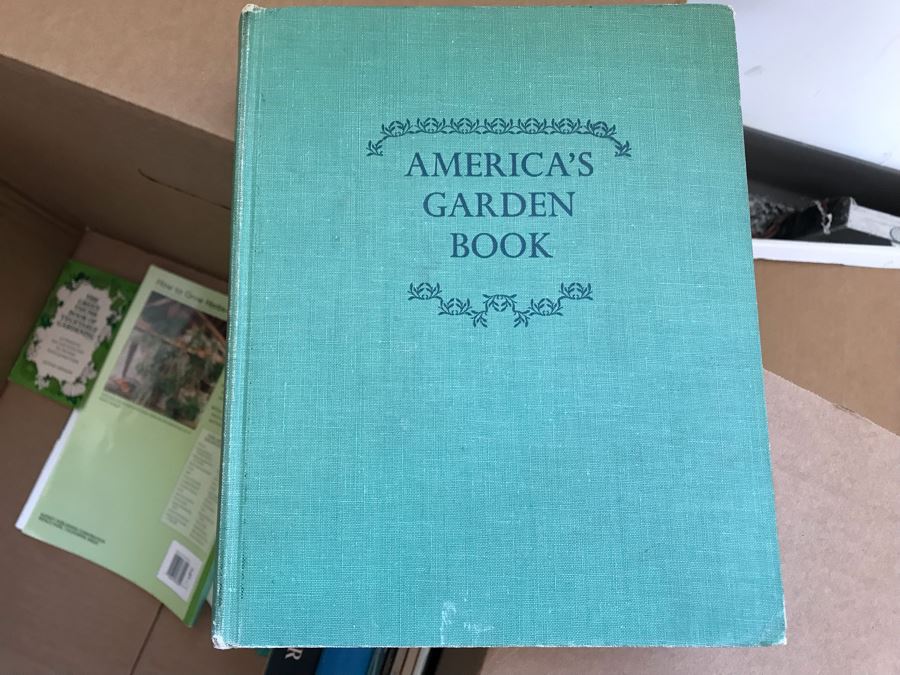 Gardening Books Lot - See Photos [Photo 2]