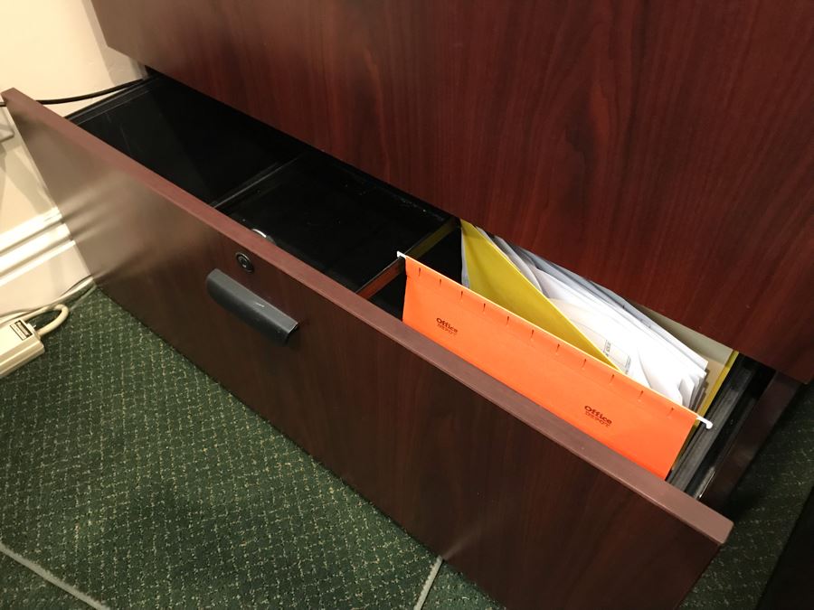 Filing Cabinet 2-Drawer [Photo 4]