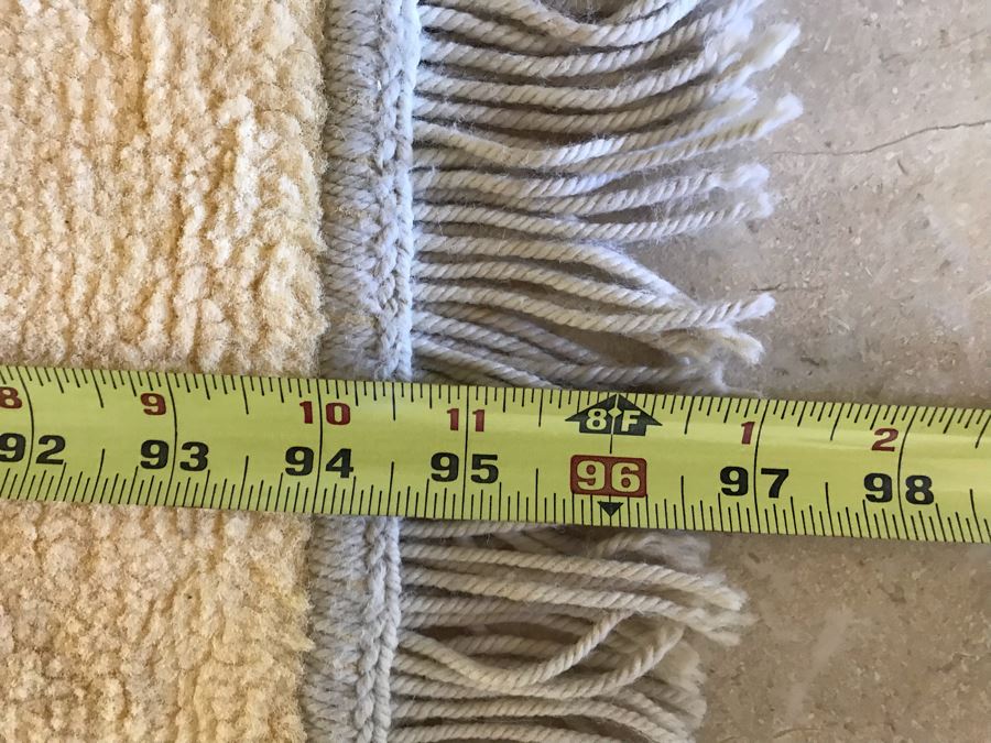 Machine Woven Synthetic Area Rug 8' X 67' [Photo 7]