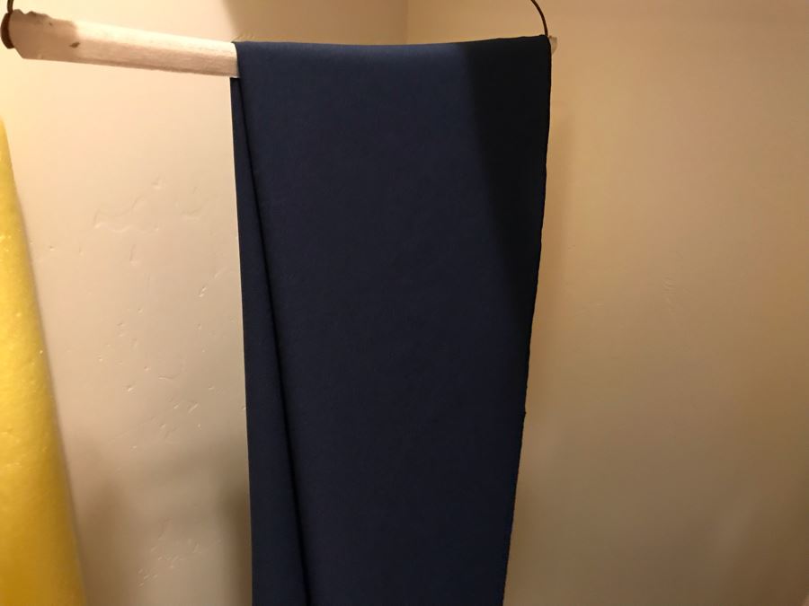 Linens Tablecloths Lot - See Photos [Photo 15]