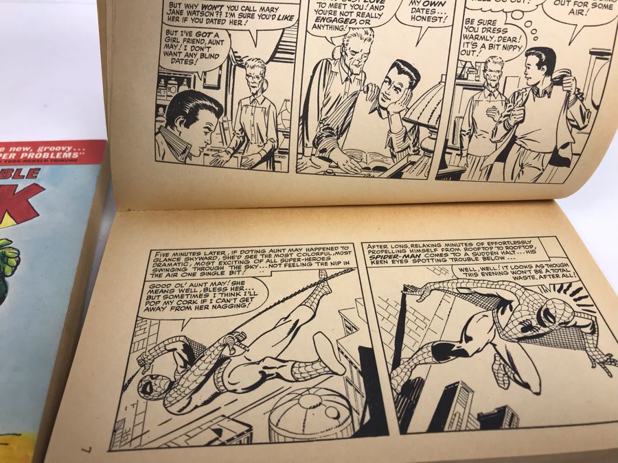 Set Of (3) Vintage Comic Paperback Books: No. 4 Batman Vs. The Penguin 1st Printing 1966, 1966 The Amazing Spider-Man Collector's Album And 1966 The Incredible Hulk Collector's Album [Photo 14]