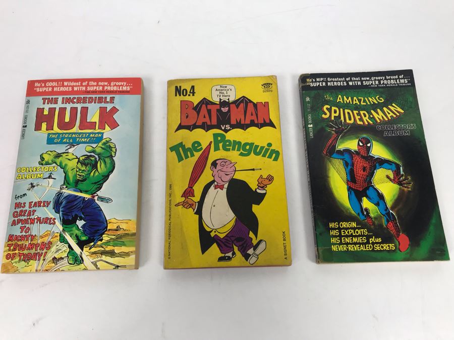 Set Of (3) Vintage Comic Paperback Books: No. 4 Batman Vs. The Penguin 1st Printing 1966, 1966 The Amazing Spider-Man Collector's Album And 1966 The Incredible Hulk Collector's Album [Photo 2]