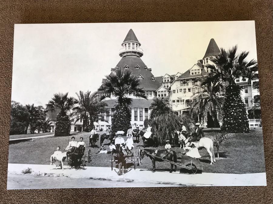 Canvas Photographic Print Of Hotel Del Coronado