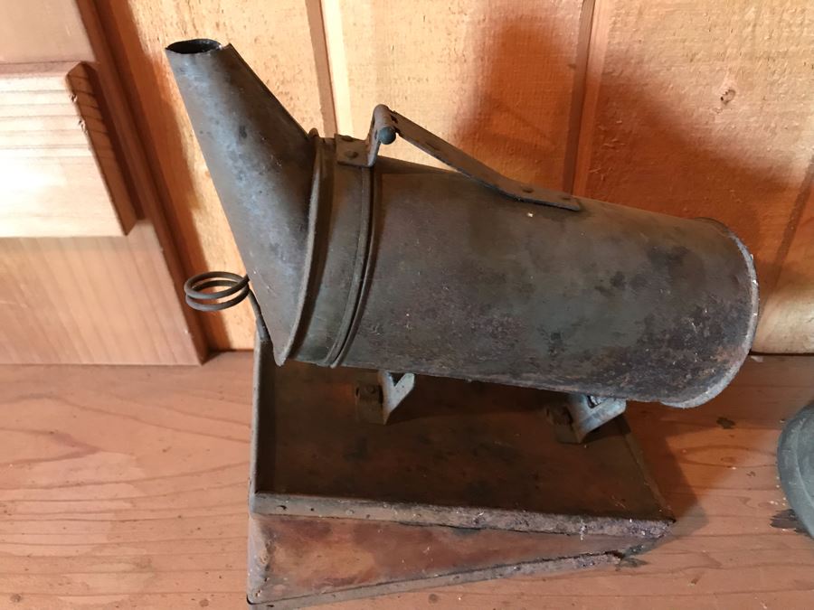 Vintage 1921 Clayton & Lambert Mfg Co Blowtorch And Antique Bellows Bee Smoker [Photo 4]