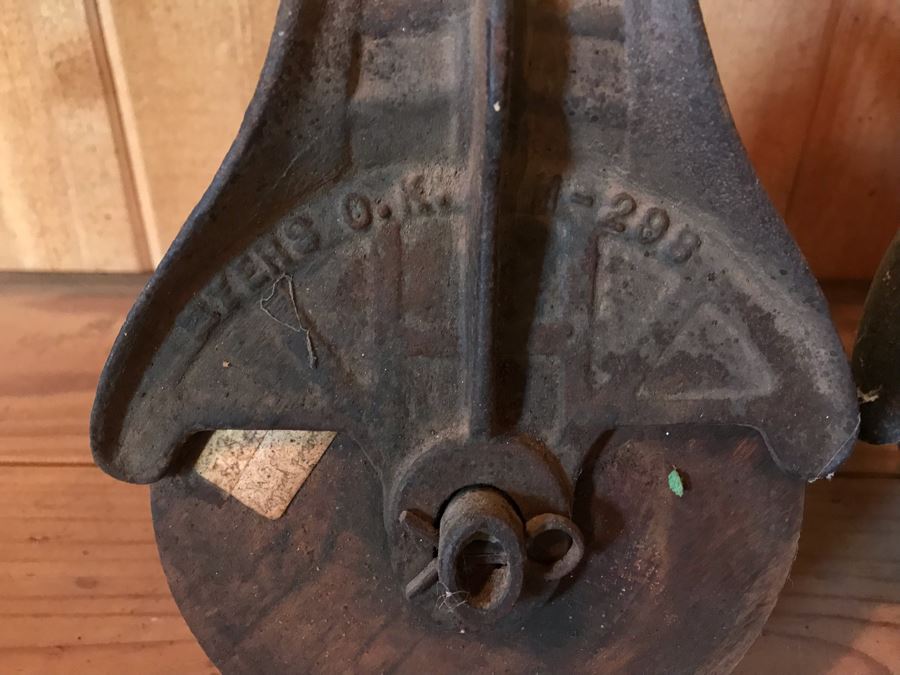 Vintage Myers O.K. 298 Cast Iron And Wood Hay Barn Farm Pulley And Industrial Metal Pulley [Photo 4]