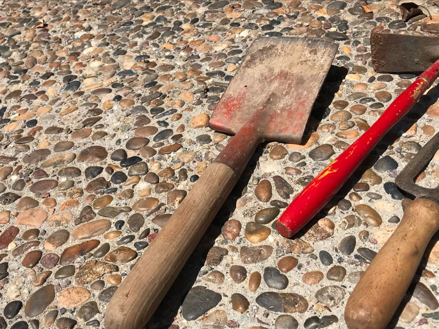 Vintage Gardening Tools Lot With Various Colored Handles And Small Galvanized Can [Photo 8]