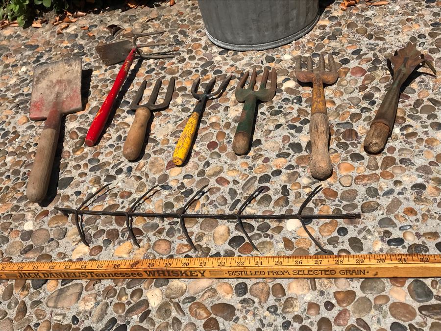 Vintage Gardening Tools Lot With Various Colored Handles And Small Galvanized Can [Photo 10]