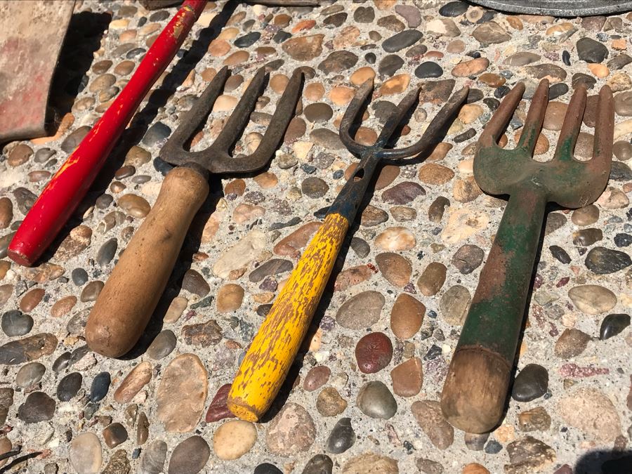 Vintage Gardening Tools Lot With Various Colored Handles And Small Galvanized Can [Photo 6]