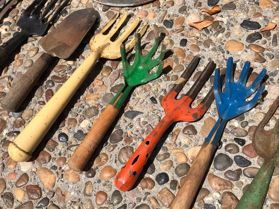 Vintage Gardening Tools Lot With Various Colored Handles And Small Galvanized Can [Photo 5]