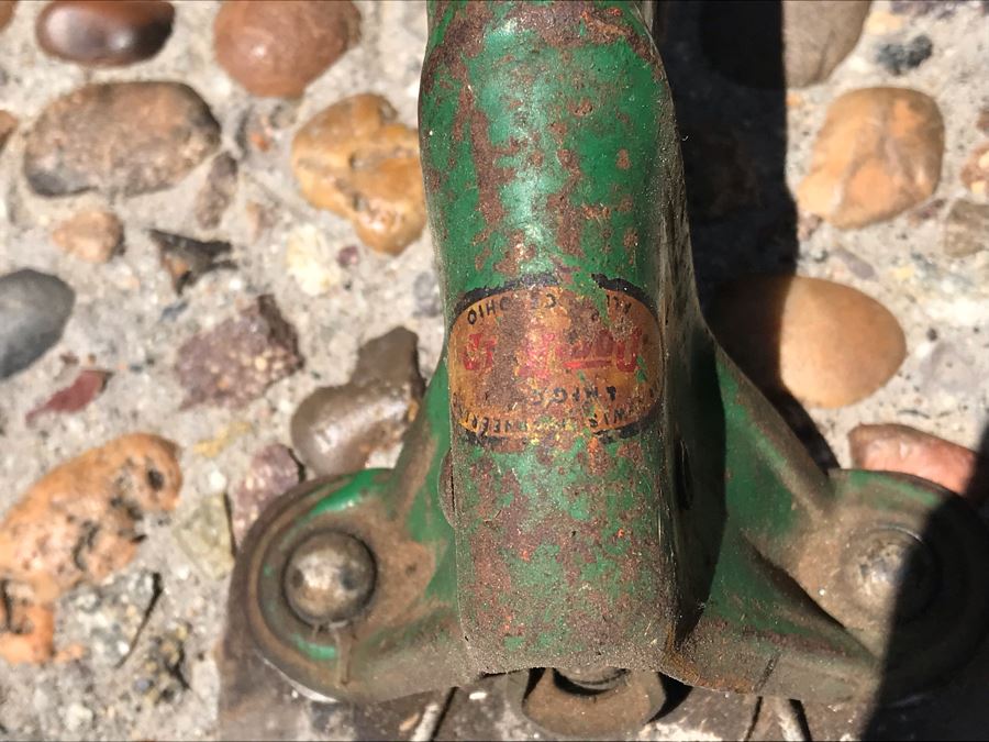 Vintage Gardening Tools, Vintage American Mercantile Metal Scoop And Woven Wicker Basket [Photo 12]