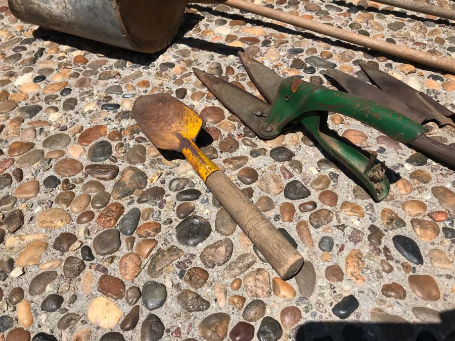Vintage Gardening Tools, Vintage American Mercantile Metal Scoop And Woven Wicker Basket [Photo 5]