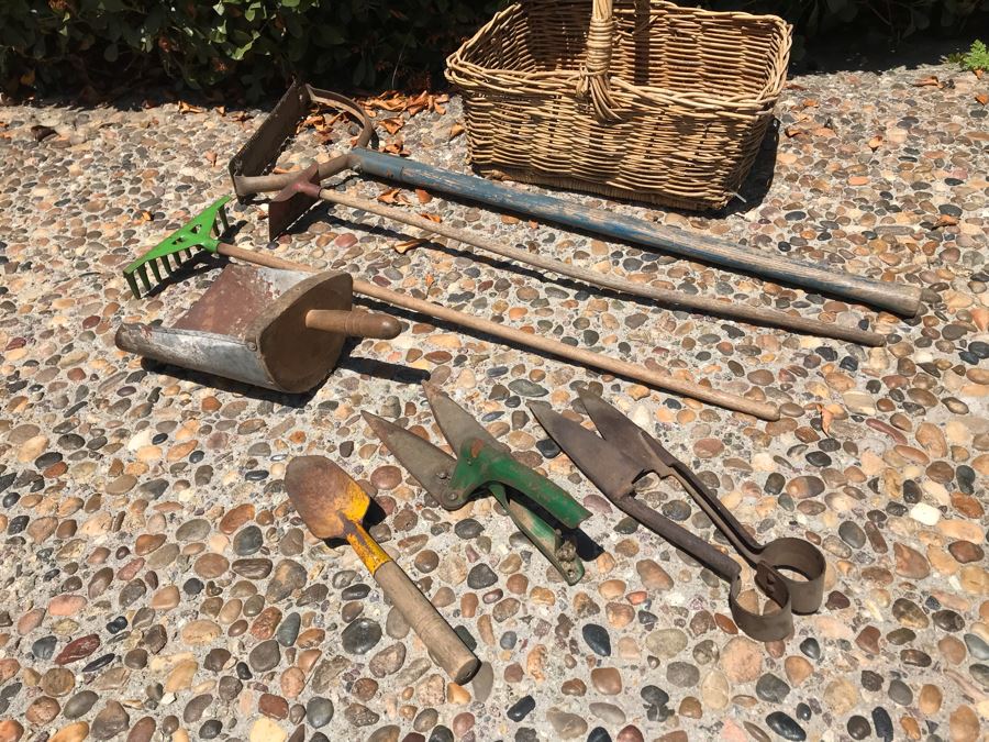 Vintage Gardening Tools, Vintage American Mercantile Metal Scoop And Woven Wicker Basket [Photo 3]