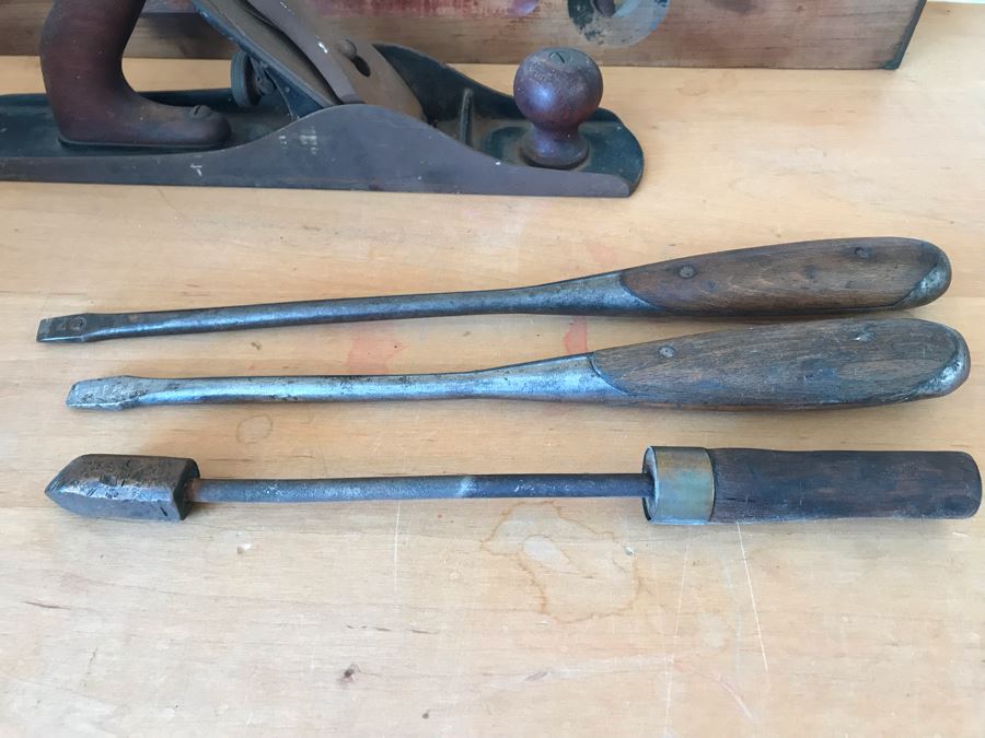 Antique Stanley Rule & Level Co Level With 1908 Patent, Vintage Wood Hand Plane, Pair Of Vintage Perfect Handle Screwdrivers Tools From H. D. Smith & Co And Old Tool [Photo 18]