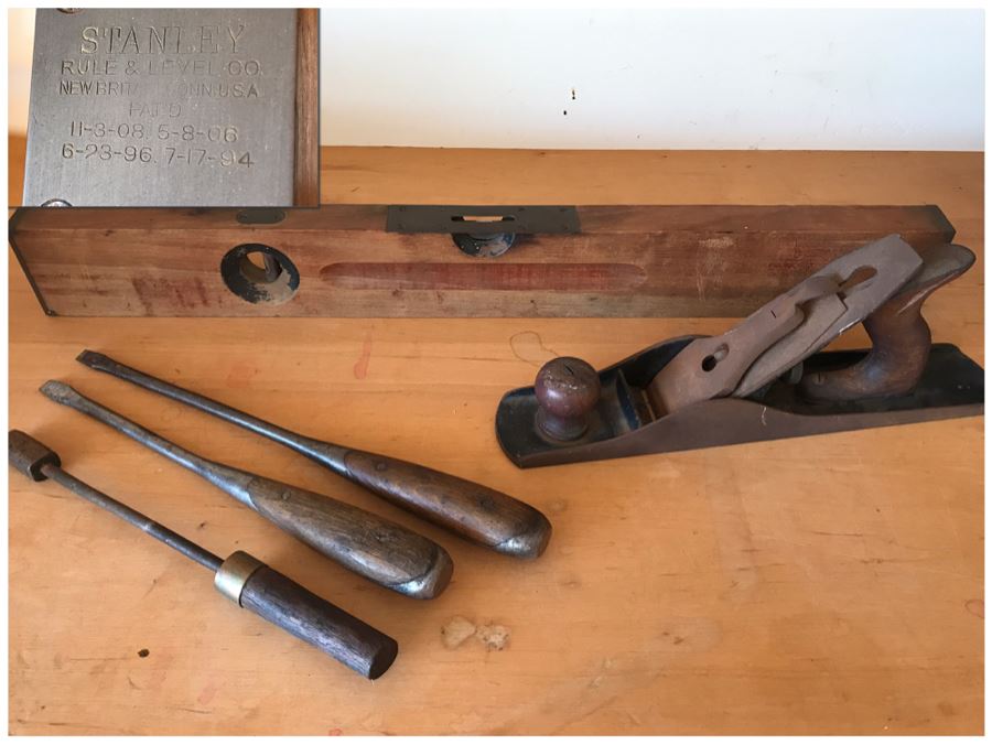 Antique Stanley Rule & Level Co Level With 1908 Patent, Vintage Wood Hand Plane, Pair Of Vintage Perfect Handle Screwdrivers Tools From H. D. Smith & Co And Old Tool [Photo 1]