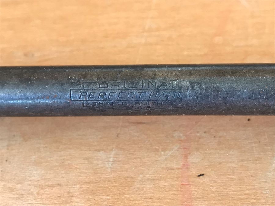 Antique Stanley Rule & Level Co Level With 1908 Patent, Vintage Wood Hand Plane, Pair Of Vintage Perfect Handle Screwdrivers Tools From H. D. Smith & Co And Old Tool [Photo 22]