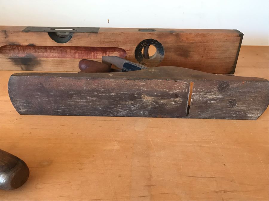 Antique Stanley Rule & Level Co Level With 1908 Patent, Vintage Wood Hand Plane, Pair Of Vintage Perfect Handle Screwdrivers Tools From H. D. Smith & Co And Old Tool [Photo 16]