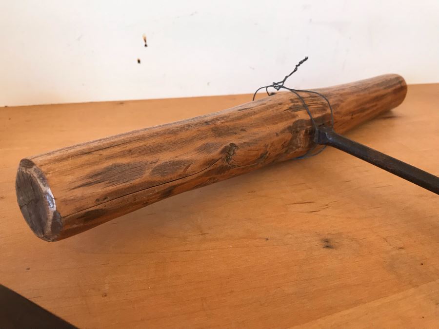 Antique 19th Century Clapboard Chisel Blacksmith Wrought Iron Tool And Antique Wooden-Handled Corkscrew Drill [Photo 5]