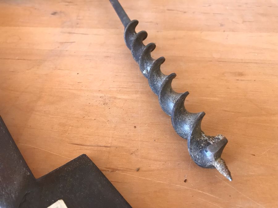 Antique 19th Century Clapboard Chisel Blacksmith Wrought Iron Tool And Antique Wooden-Handled Corkscrew Drill [Photo 6]