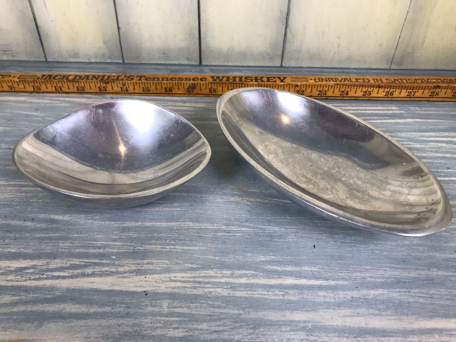 Pair Of Silver Metal Nambe Bowls 579 And 505 [Photo 1]