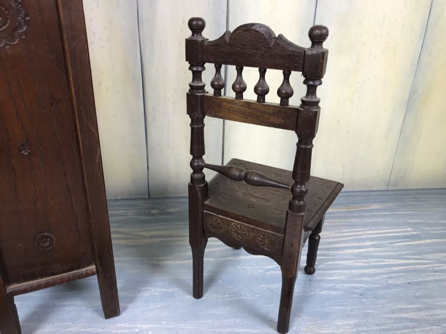 Pair Of Intricately Hand Carved Wooden Doll Furniture Chair And Cupboard Plus Wooden Box [Photo 11]