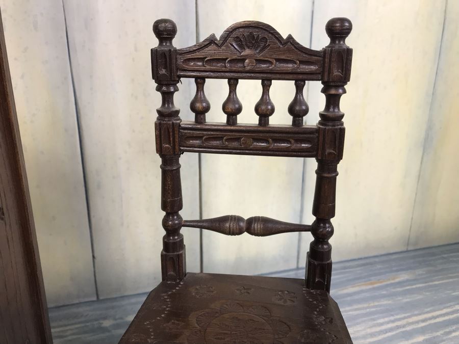 Pair Of Intricately Hand Carved Wooden Doll Furniture Chair And Cupboard Plus Wooden Box [Photo 9]