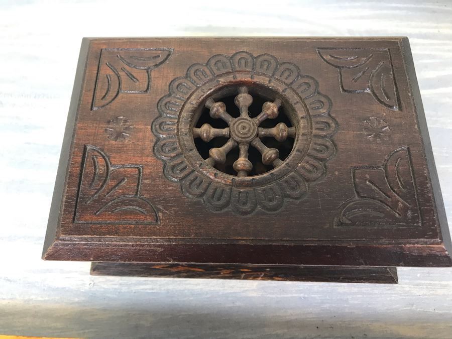 Pair Of Intricately Hand Carved Wooden Doll Furniture Chair And Cupboard Plus Wooden Box [Photo 14]