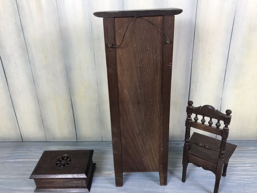 Pair Of Intricately Hand Carved Wooden Doll Furniture Chair And Cupboard Plus Wooden Box [Photo 12]