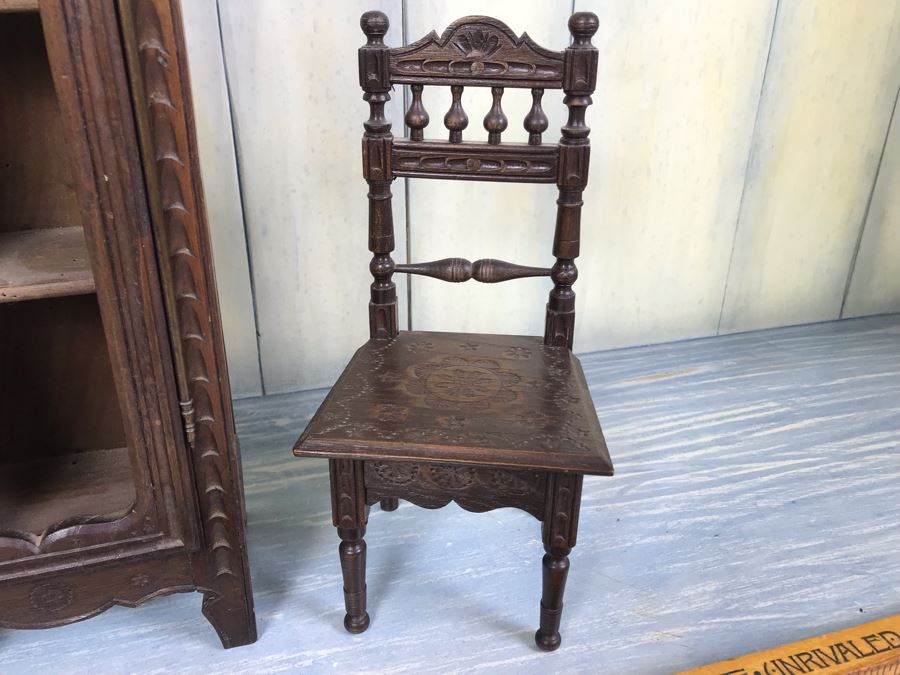 Pair Of Intricately Hand Carved Wooden Doll Furniture Chair And Cupboard Plus Wooden Box [Photo 6]