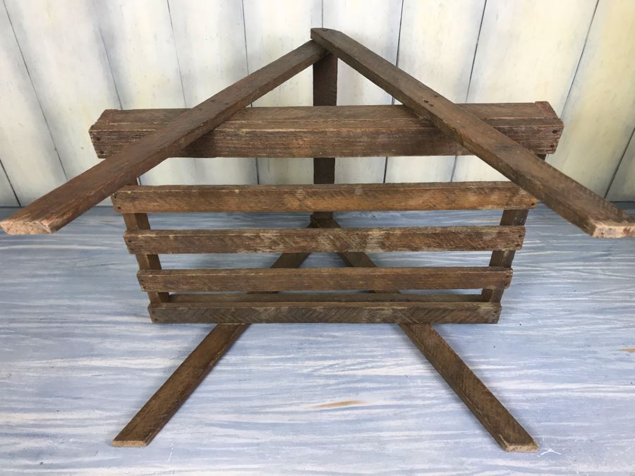 Vintage Wooden Strawberry Basket Carrier 17'W X 15'H [Photo 8]