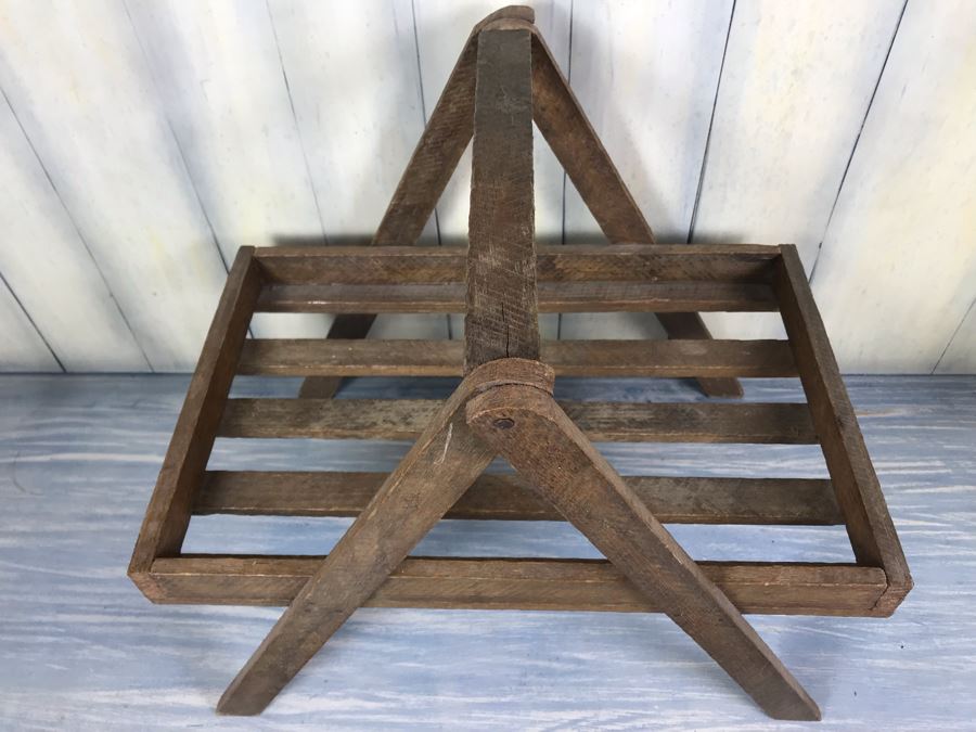 Vintage Wooden Strawberry Basket Carrier 17'W X 15'H [Photo 3]