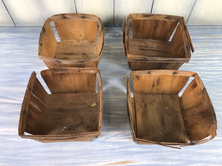 Vintage Wooden Strawberry Basket Carrier 17'W X 15'H [Photo 12]