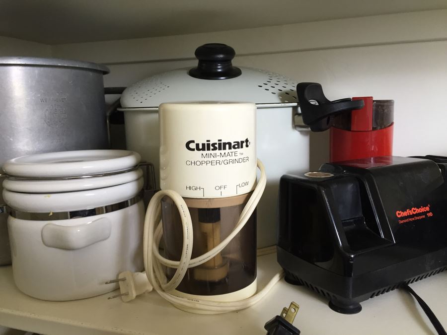 Just Added - (2) Shelves Of Kitchen Appliances And Items Including Braun Coffee Grinder, Cuisinart Chopper, Chefs Choice Knife Sharpener, George Forman Grill, Crock Pots - See Photos [Photo 5]
