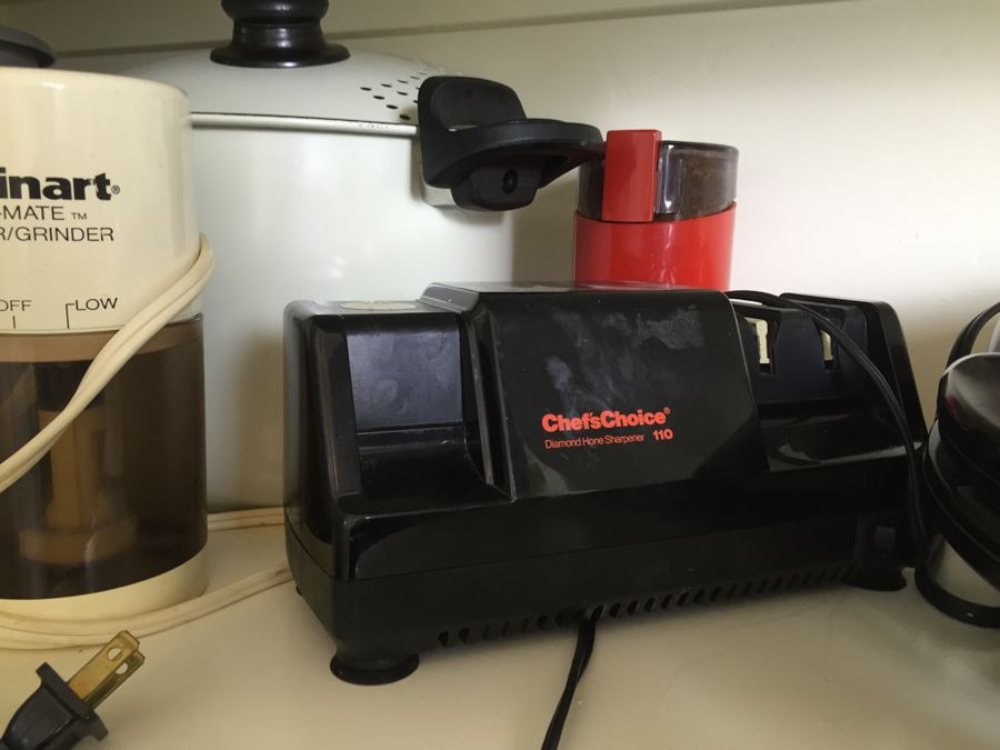 Just Added - (2) Shelves Of Kitchen Appliances And Items Including Braun Coffee Grinder, Cuisinart Chopper, Chefs Choice Knife Sharpener, George Forman Grill, Crock Pots - See Photos [Photo 6]