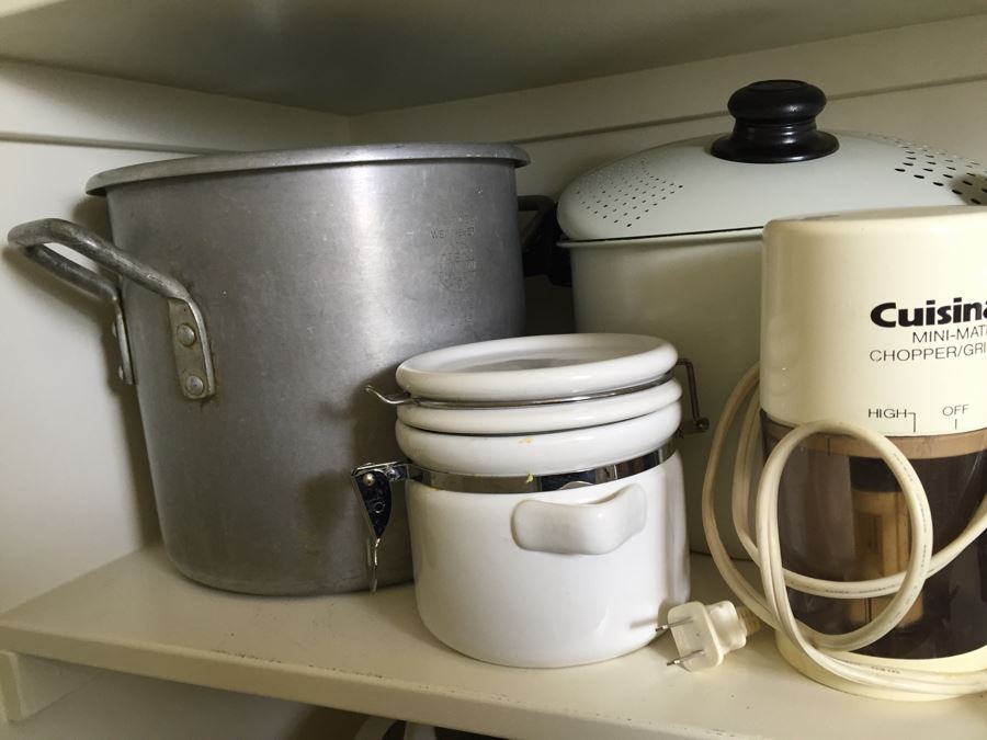 Just Added - (2) Shelves Of Kitchen Appliances And Items Including Braun Coffee Grinder, Cuisinart Chopper, Chefs Choice Knife Sharpener, George Forman Grill, Crock Pots - See Photos [Photo 4]