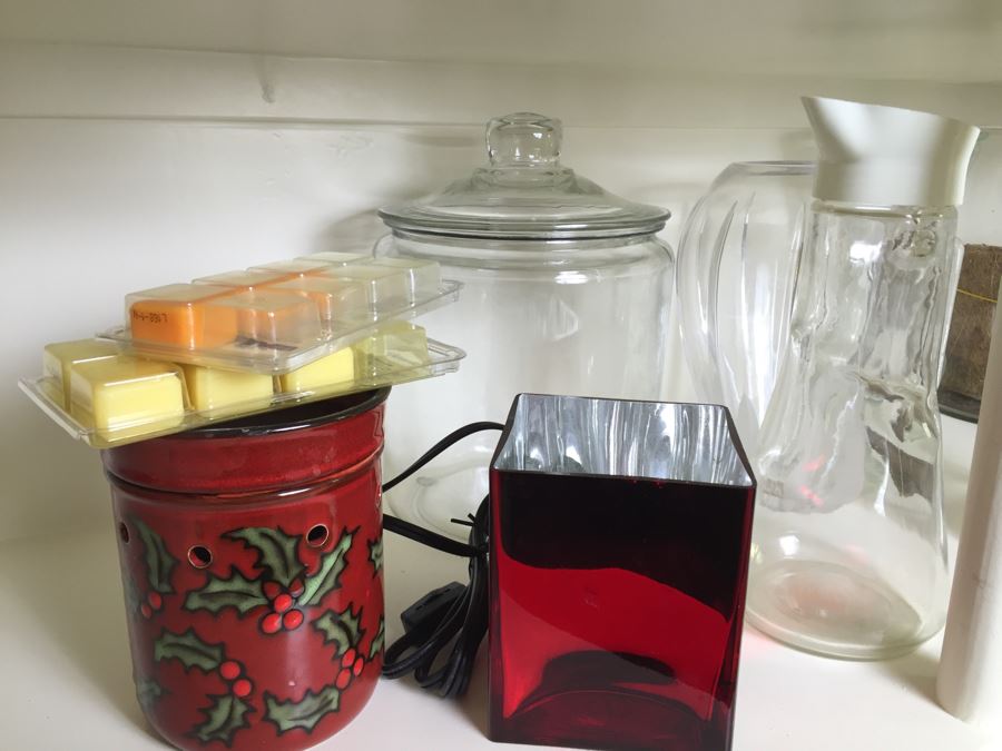 Just Added - (2) Shelves Of Various Vases And Candles - See Photos [Photo 9]