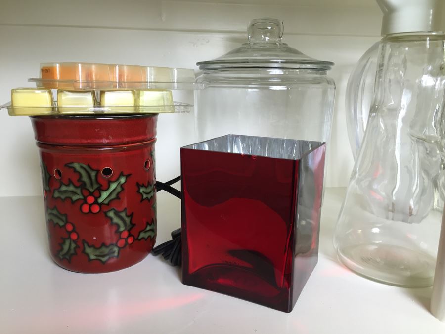 Just Added - (2) Shelves Of Various Vases And Candles - See Photos [Photo 8]