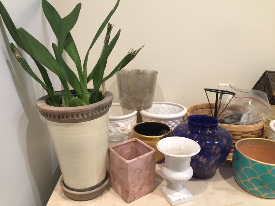 Just Added - Huge Flower Pot, Basket, Home Decor Lot - See Photos [Photo 2]