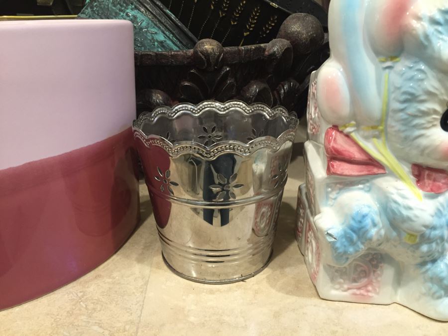 Just Added - Huge Flower Pot, Basket, Home Decor Lot - See Photos [Photo 18]