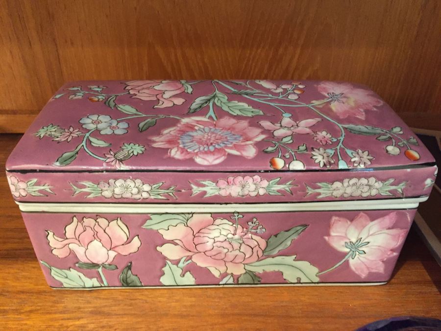 Just Added - Home Decor Lot With Crystal Egg, LENOX Vase, Japanese Vase, Candle Holders - See Photos [Photo 10]