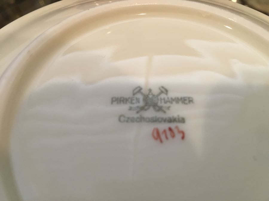 Just Added - (5) Czechoslovakia Maroon And Gold Coffee Cups With (2) Saucers And (4) CC&T Gold Coffee Cups With Saucers [Photo 11]