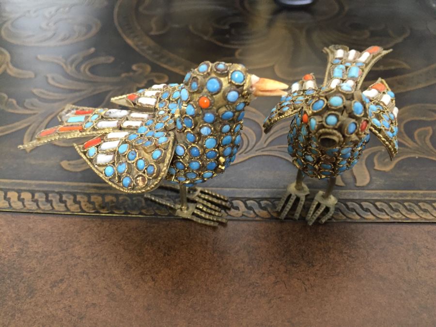 Just Added - Home Decor Lot With Various Handpainted Plates, Nepalese Tibetan Brass Filigree Birds With Inlayed Coral And Turquoise, Hand-Blown Glass Plate, Metal Basket (One Of The Small Bird Figurines Has Chip) - See Photos [Photo 9]