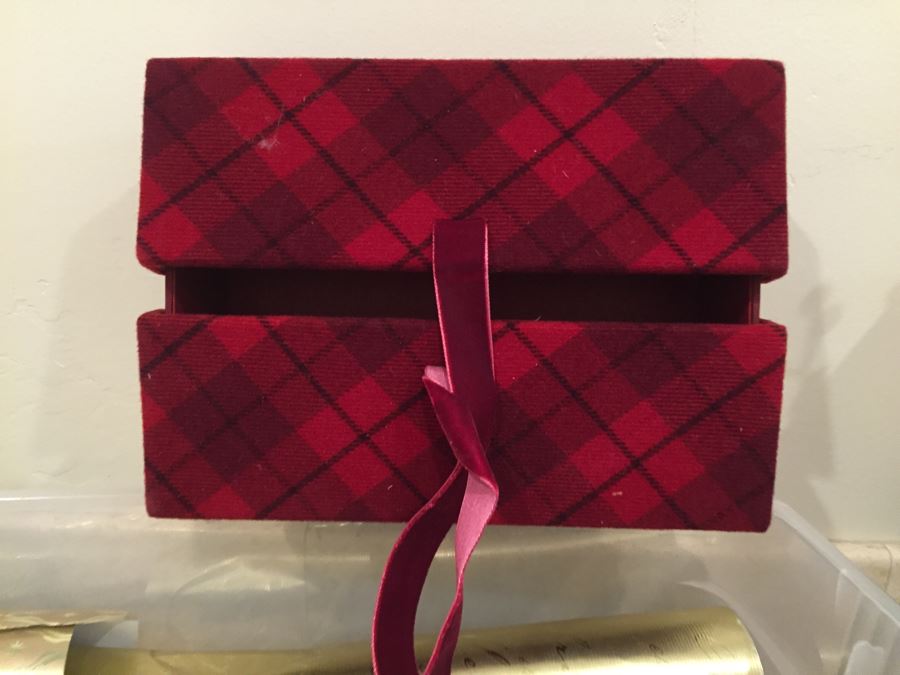 Just Added - Wrapping Paper, Ribbons And Box Lot [Photo 6]