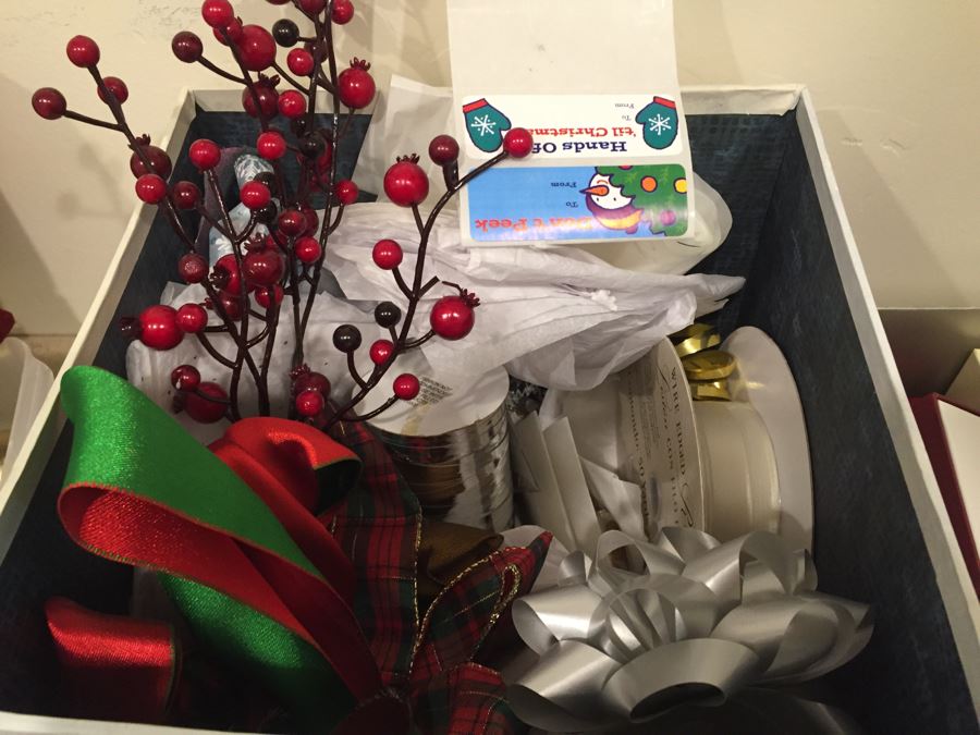 Just Added - Wrapping Paper, Ribbons And Box Lot [Photo 5]