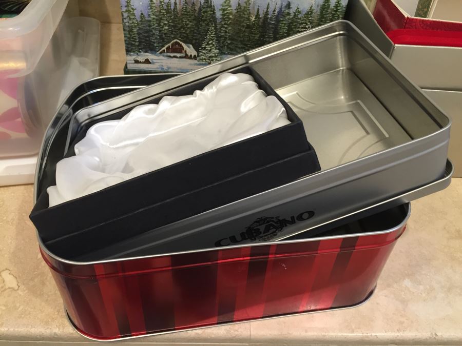 Just Added - Wrapping Paper, Ribbons And Box Lot [Photo 3]