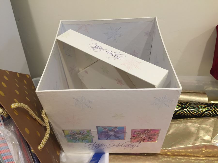 Just Added - Wrapping Paper, Ribbons And Box Lot [Photo 8]