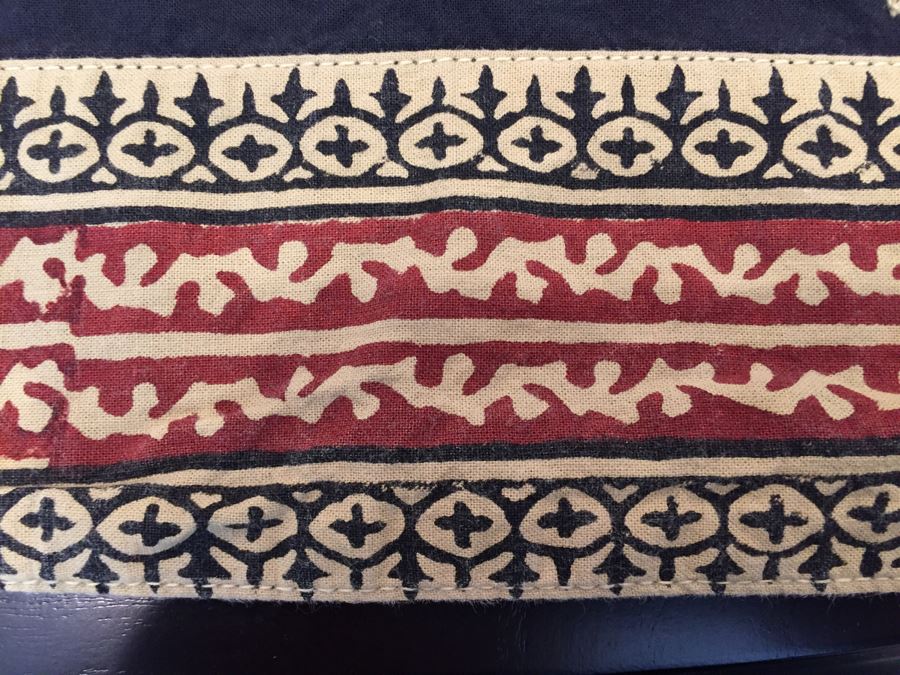 Just Added - Stunning Embroidered Roses Tablecloth And Black Galleria Gultex Embroidered Tablecloth With Matching Placemats [Photo 12]