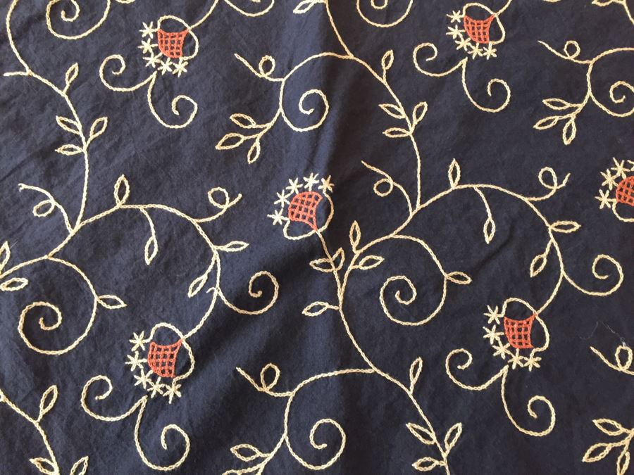 Just Added - Stunning Embroidered Roses Tablecloth And Black Galleria Gultex Embroidered Tablecloth With Matching Placemats [Photo 11]