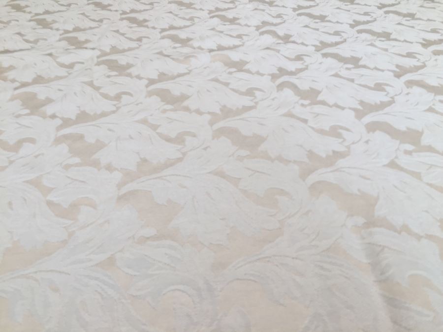 Just Added - Set Of (3) Tablecloths Includes LENOX Tablecloth With Matching Placemats [Photo 27]